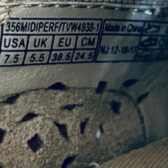 Vionic Grey Nubuck Midi Perforated Slip on Sneakers, size 7.5 38.5 - Picture 7 of 11